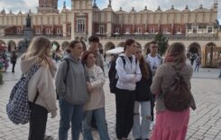 Więcej o: Uczniowie 2h zwiedzają Kraków